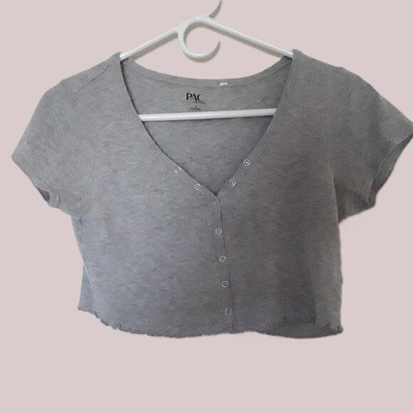 Women's Pacsun Size Medium Grey Snap Up Front Crop Top - Picture 1 of 3